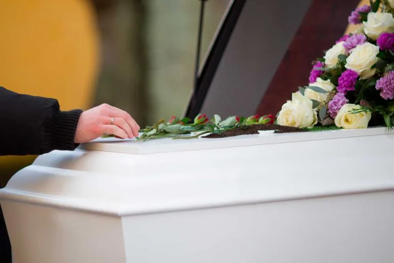 Qué hacer cuando fallece un familiar en España